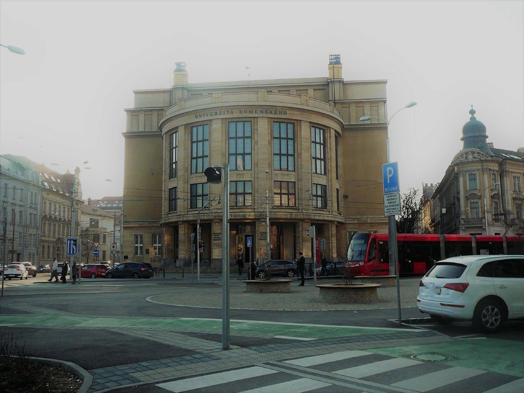 ברטיסלאבה Lion Apartments Medena, Big Size, High Ceilings מראה חיצוני תמונה