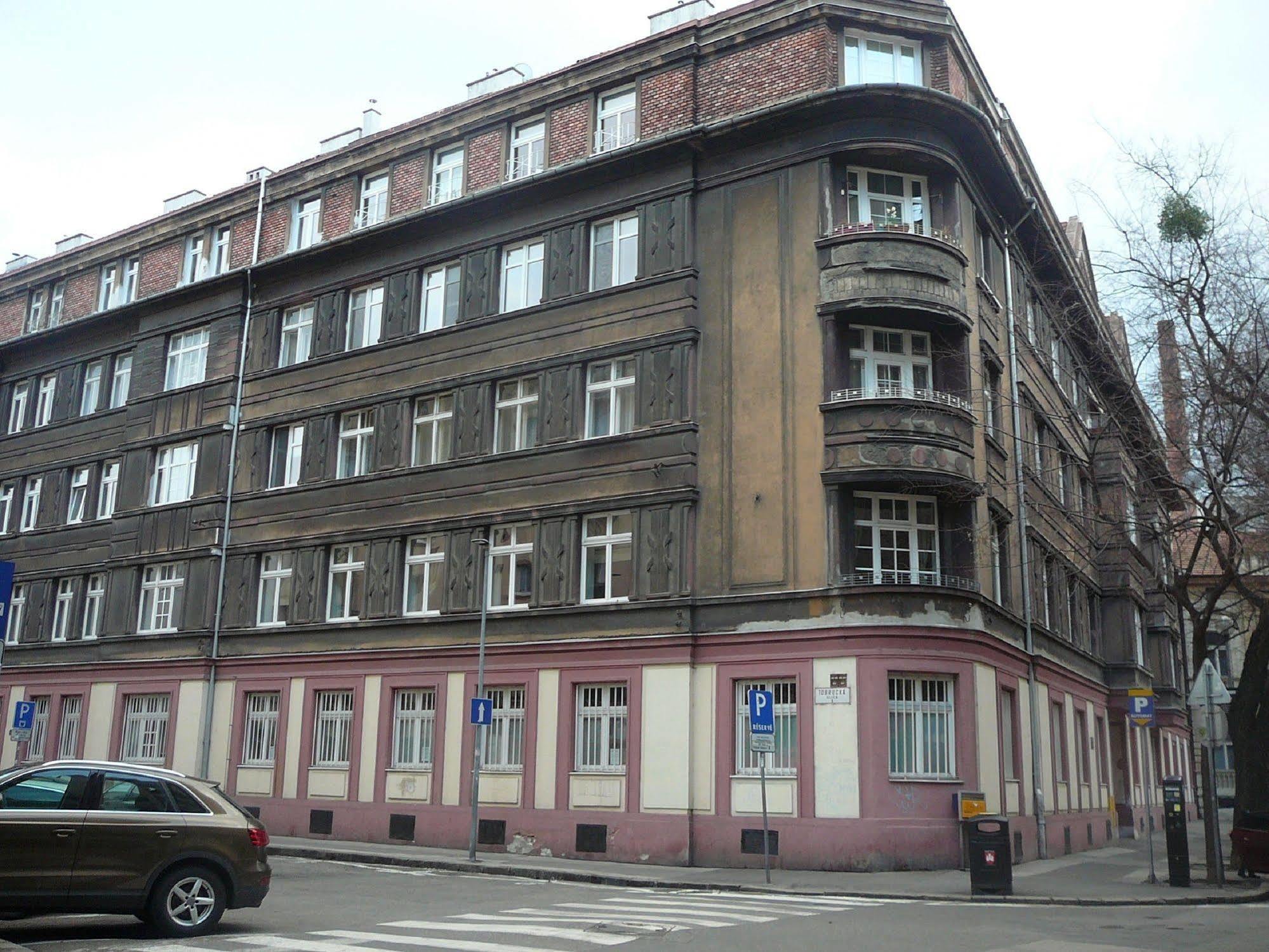 ברטיסלאבה Lion Apartments Medena, Big Size, High Ceilings מראה חיצוני תמונה